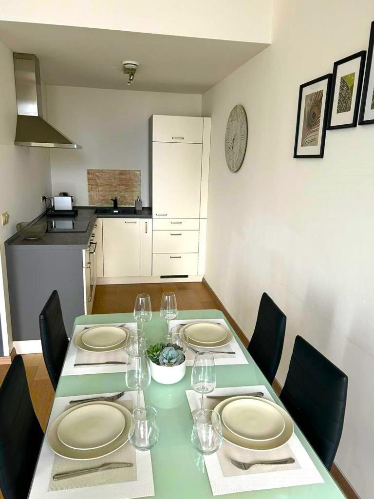 Skau Panorama Family & Business Apartment City View Free Parking Bratislava Eksteriør bilde